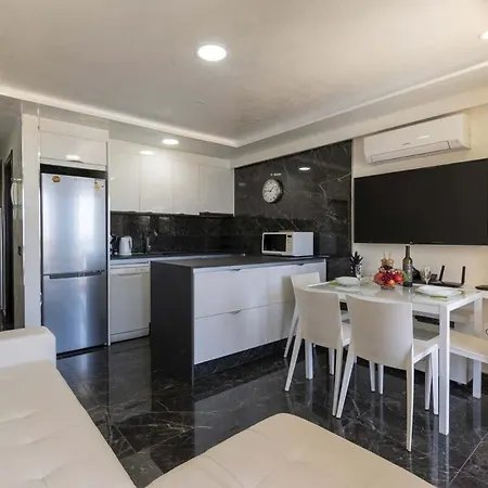 Copacabana 1 - One Bed * Playa Fanabe