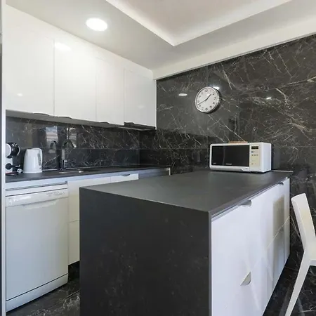 Copacabana 1 - One Bed Apartamento Playa Feñabe